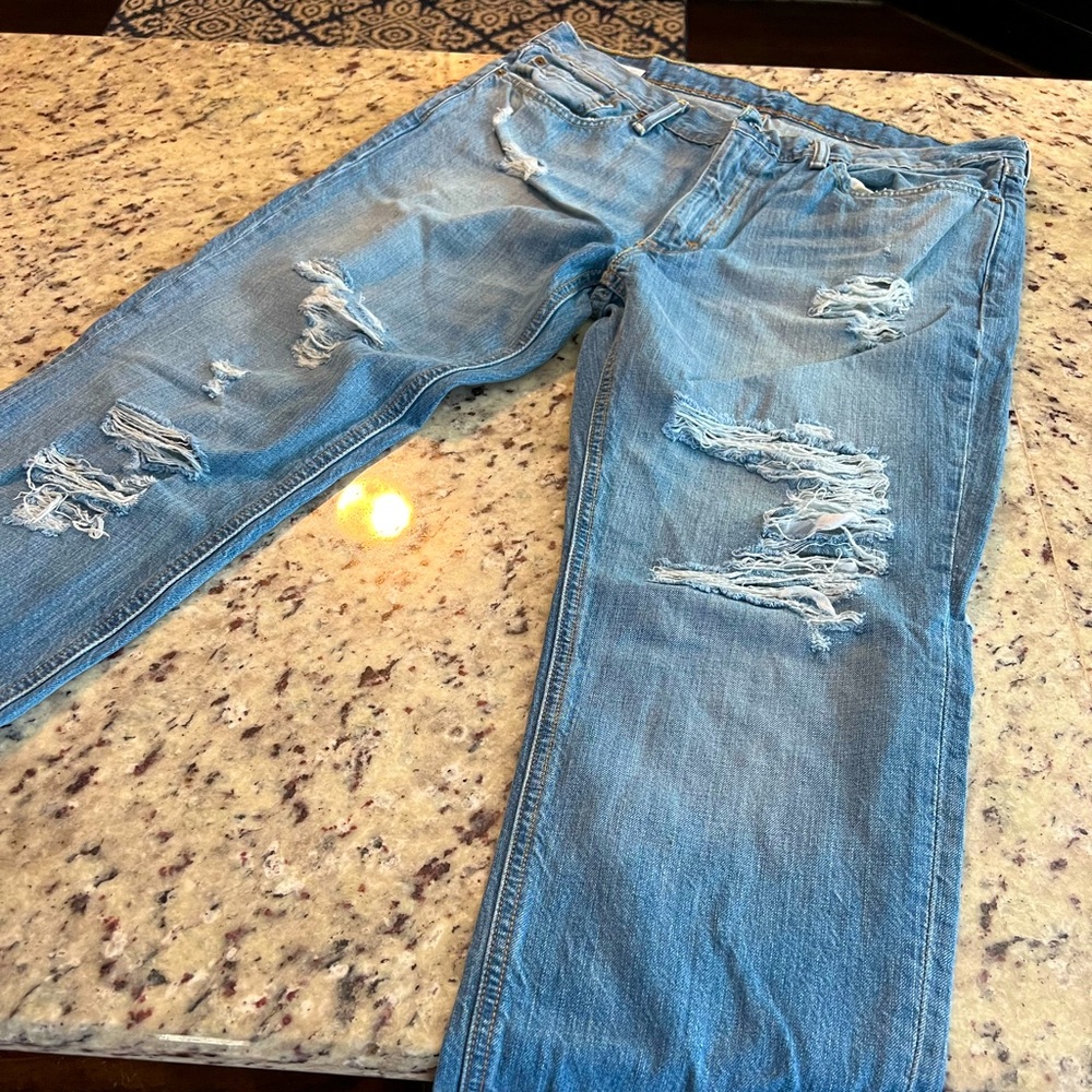 Levi 541 Distressed Jeans
